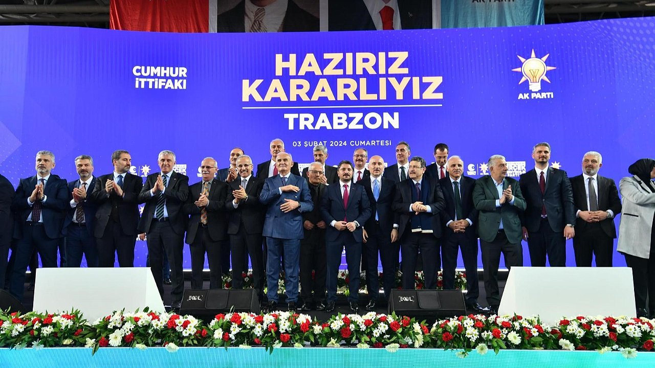 AK Parti Trabzon'da ilçe belediyeleri için aday tanıtım toplantısı  düzenlendi - Siyaset - Gazete Arena